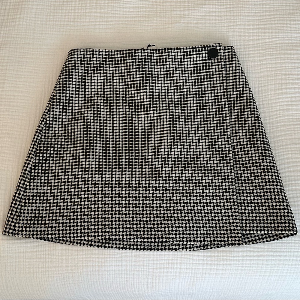 NWT Classic Black and White Checkered Skirt